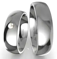 Ringe aus einer 600er-​Platinlegierung mit Brillant 